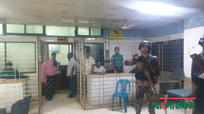 সেনা ও বিজিবি মোতায়েনের পর ঢামেকে চিকিৎসাসেবা শুরু