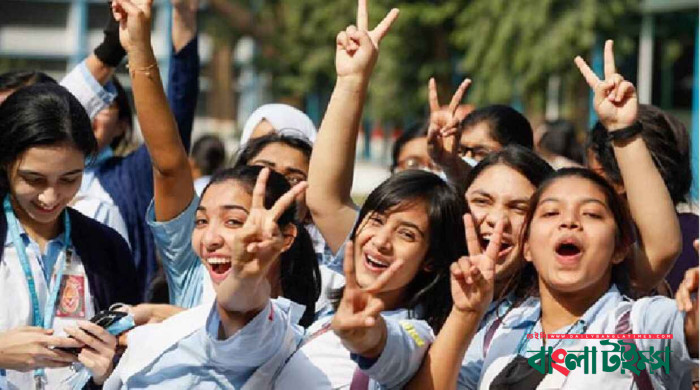 কমেছে পাসের হার, জিপিএ-৫ বেড়েছে ৫৩ হাজারের বেশি