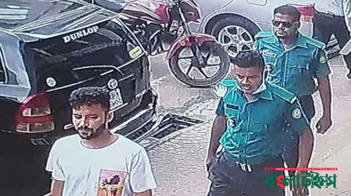 রাজধানীতে ব্যাংকে ঢুকে ২০ লাখ টাকা ছিনতাই, দুই