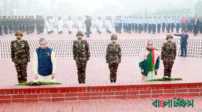 জাতীয় স্মৃতিসৌধে রাষ্ট্রপতি-প্রধানমন্ত্রীর শ্রদ্ধা