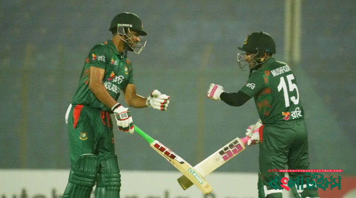 শান্ত-মুশফিকের দুর্দান্ত ব্যাটিংয়ে বাংলাদেশের সহজ জয়
