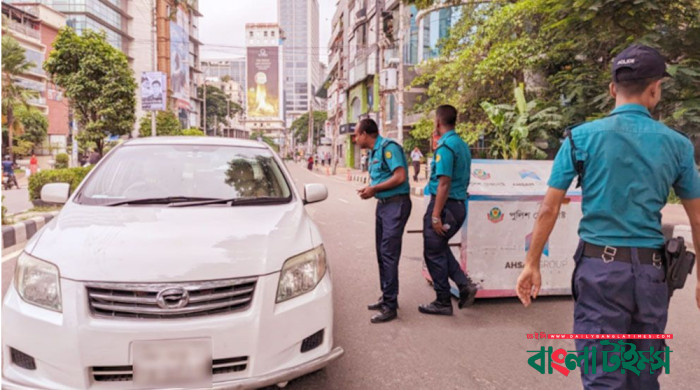 ফাঁকা ঢাকায় সতর্ক আইনশৃঙ্খলা রক্ষাকারী বাহিনী