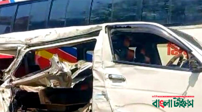 কক্সবাজারে বাস-মাইক্রোর সংঘর্ষে নিহত ৪