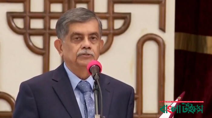 উপদেষ্টা হিসেবে শপথ নিলেন সি আর আবরার