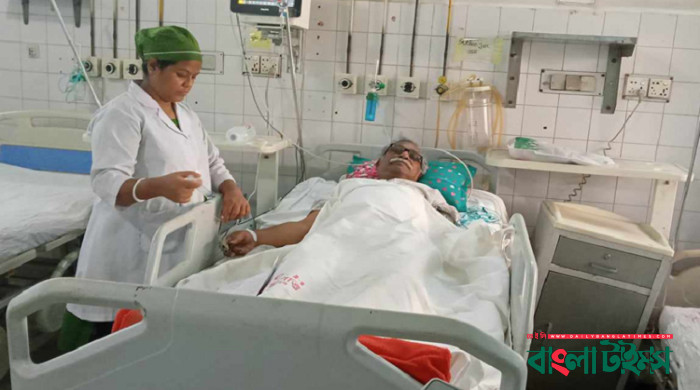 আনু মুহাম্মদের বাম পায়ের কোনও আঙুলই রাখা যাবে না