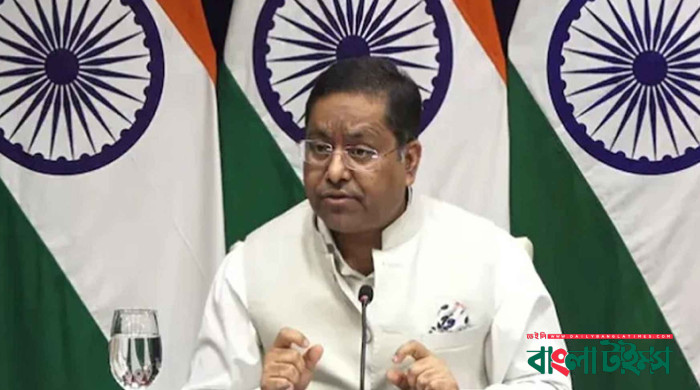 শেখ হাসিনাকে বাংলাদেশের সাবেক প্রধানমন্ত্রী মনে করে ভারত