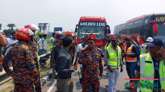 ঢাকা-মাওয়া এক্সপ্রেসওয়েতে অ্যাম্বুলেন্সে বাসের ধাক্কা, নিহত ৫