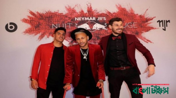 Neymar celebrates birthday in style and on crutches
