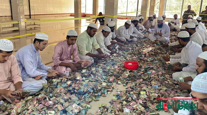 পাগলা মসজিদের দানবাক্সে ৭ কোটি ২২ লাখ টাকা