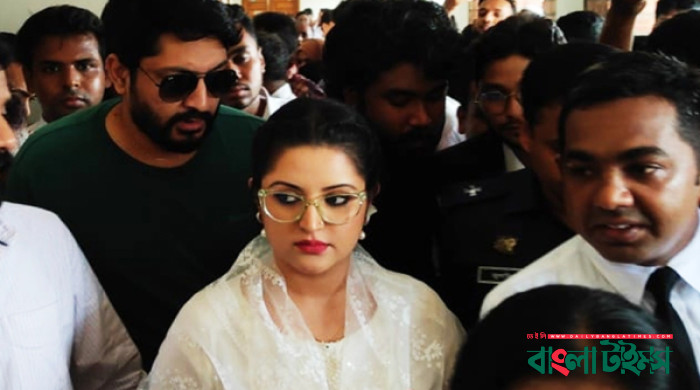 জামিন পেয়েছেন পরীমনি