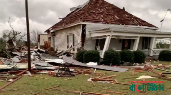 22 dead in Alabama tornado, toll expected to rise