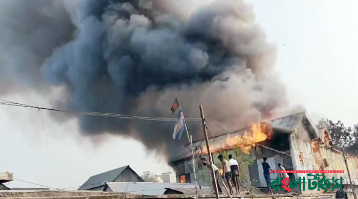 Multi-storied building catches fire in Gulshan