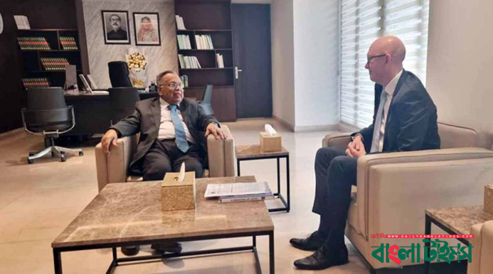 বাংলাদেশে বিনিয়োগ বাড়াতে আগ্রহী ইইউ: রাষ্ট্রদূত