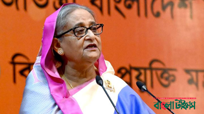 তৈরি পোশাকের নতুন বাজার অনুসন্ধানের আহ্বান প্রধানমন্ত্রীর