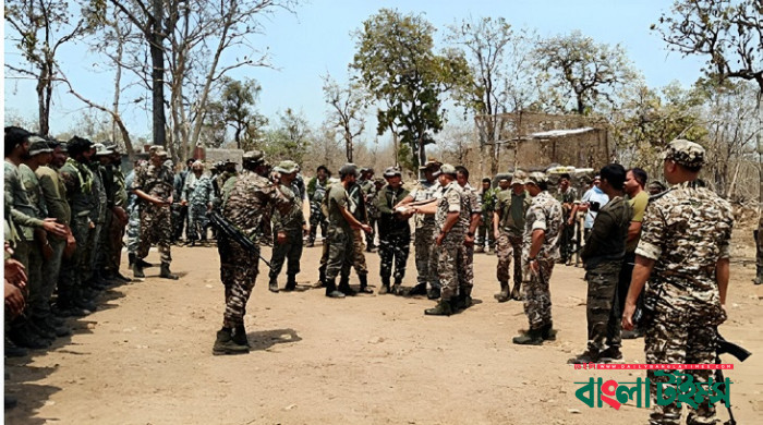 ভারতে নিরাপত্তা বাহিনীর সঙ্গে সংঘর্ষ, নিহত ২৭