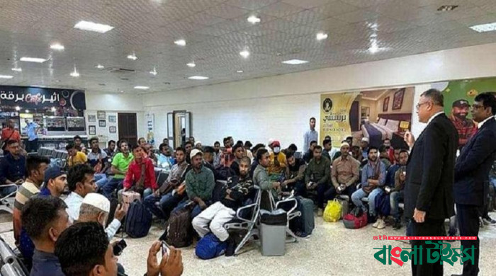 দে‌শে ফি‌রে‌ছেন লিবিয়ায় আট‌কেপড়া ১৫১ বাংলাদেশি
