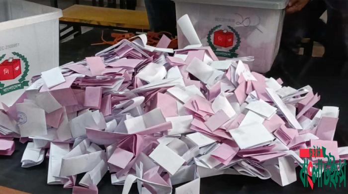 বড় কোনো সংঘর্ষ-অনিয়ম ছাড়াই শেষ হলো ভোট, চলছে গণনা