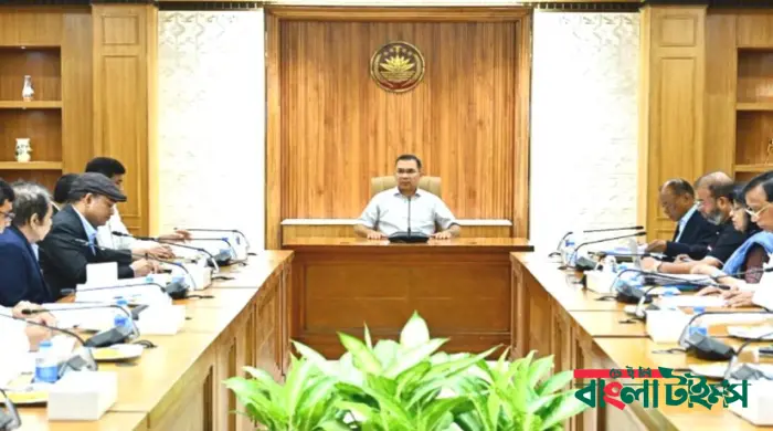 রাজধানীর সড়ক থেকে ফিটনেসবিহীন যানবাহন দ্রুত অপসারণের নির্দেশ প্রধানমন্ত্রীর
