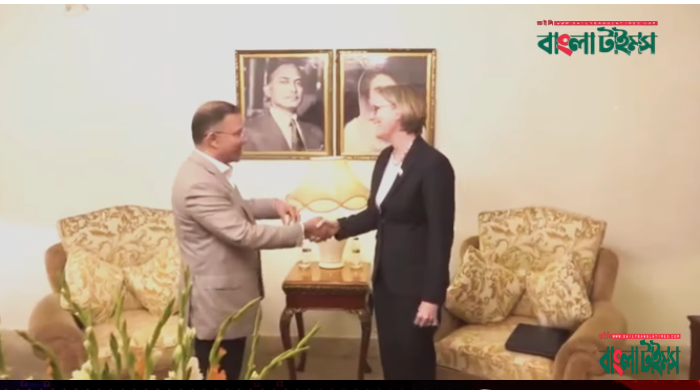 British High Commissioner Sarah Cook meets with Tarique Rahman!